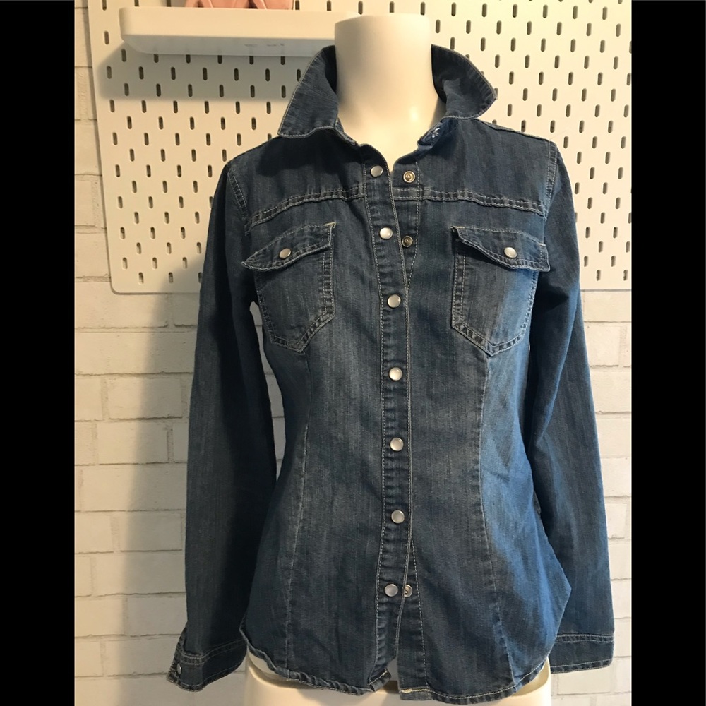 Forever 21 denim shirt with snap front.